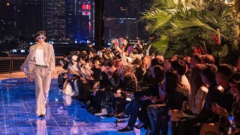 lv fashion show hk guest list|Features .